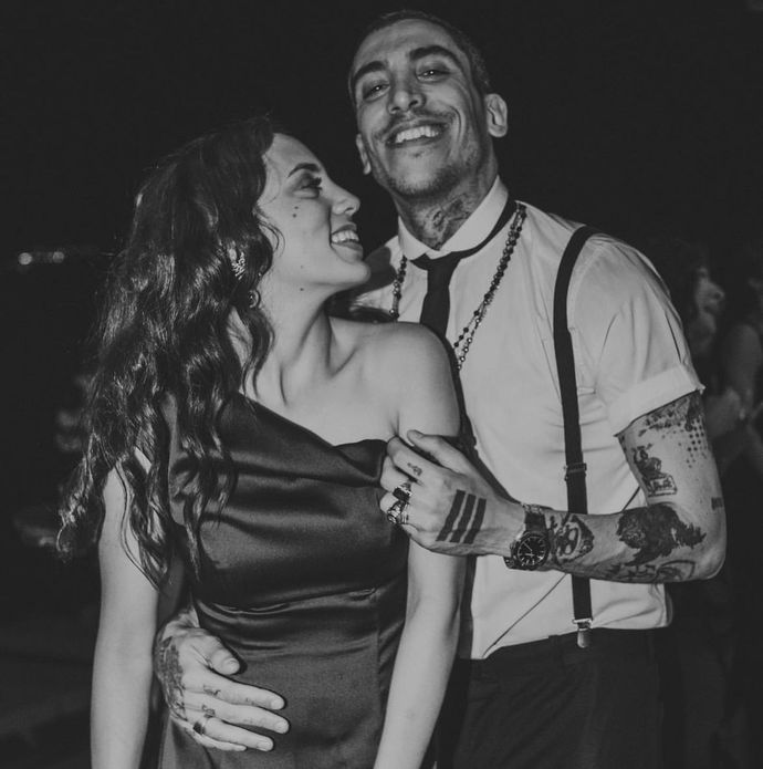 Can Bonomo, eşiyle fotoğrafını Canım sevgilim❤️ notuyla paylaştı. Siz sevgilinizle fotoğraflarınızı paylaşmayı seviyor musunuz?
