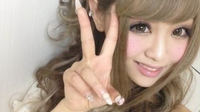 Gyaru sitilini sever misiniz?