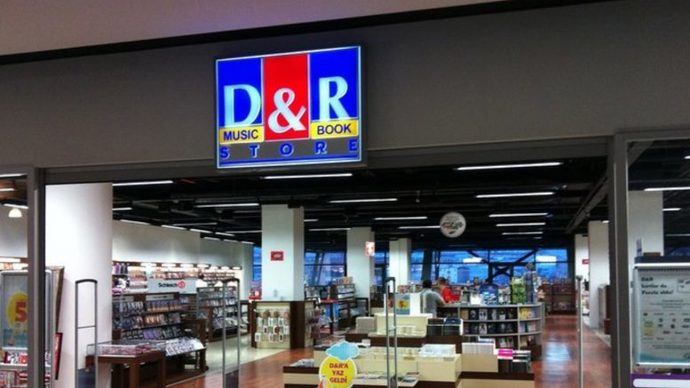 Kitapsız yapamayanlar, sürekli eli kitaba giden insanlar bu soruyu size soruyorum? Sizce sıfır kitap mı yoksa sahaf kitapları mı?