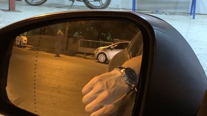 Yoldan geçerken elimi tutar miydiniz?