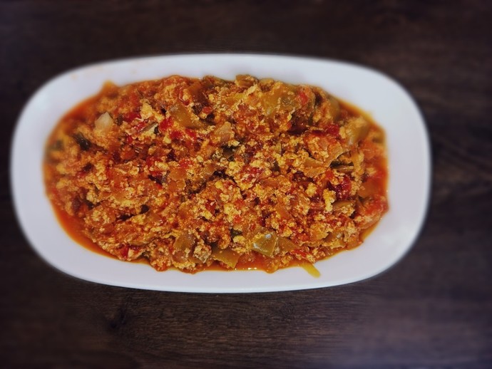 Menemeni soğanlı mı yersin, soğansız mı?