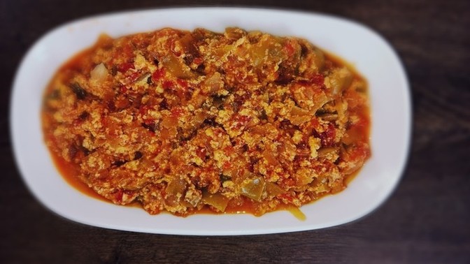 Menemeni soğanlı mı yersin, soğansız mı?