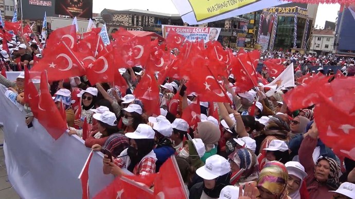 Recep Tayyip Erdoğanın Çorumda düzenleyeceği toplu açılış töreninde, altılı masa pankartları dikkat çekti. ne düşünüyorsunuz?