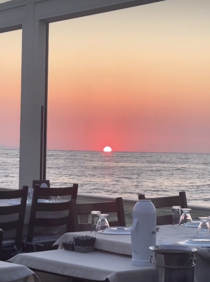 Böye bir manzarada eşin ya da sevgilinle, romantik bir akşam yemeği?