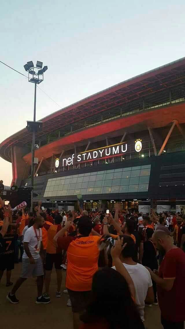 Tribünde maç izlemeyi sever misiniz?