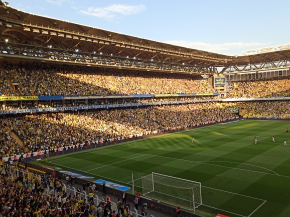 Tribünde maç izlemeyi sever misiniz?