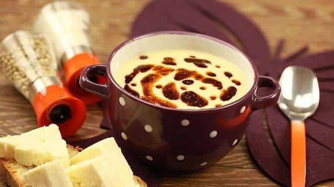 Çorbayı sade mi yoksa ekmekli mi içersiniz?