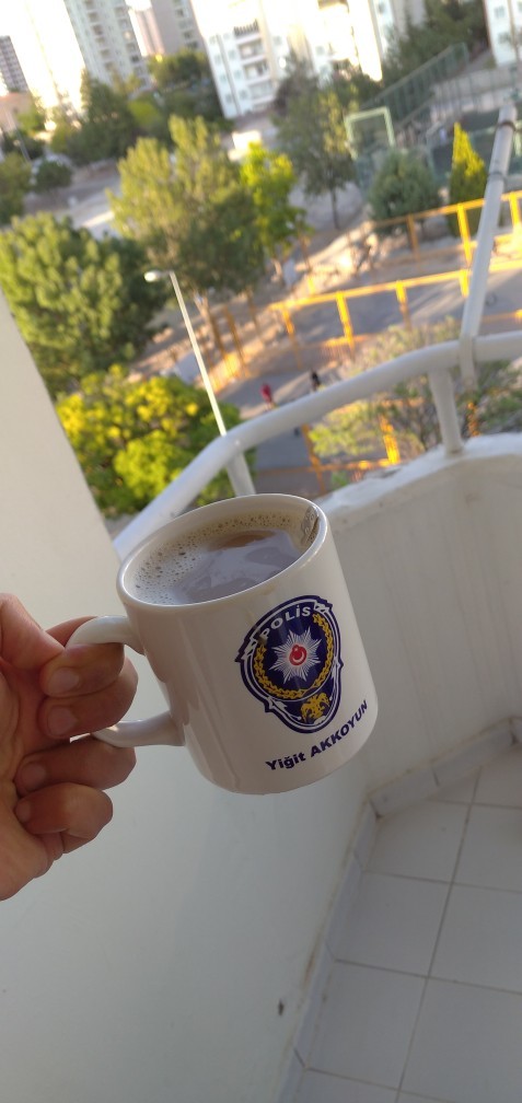 Size gelen hediyelik eşyaları kullanır mısınız?