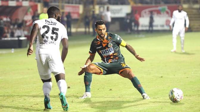 Alanyaspor 3 - Beşiktaş 3... Kartal son dakikada yediği golle şok bir beraberlik aldı! Maçı nasıl buldunuz?