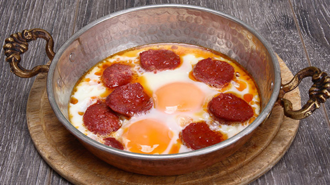 Sucuklu yumurtaya heyecan duymayan insanın yaşama sevinci bitmiş midir?