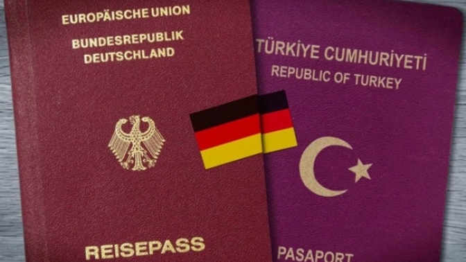 Yurtdışında yaşayan Türk vatandaşları Türkiye'de oy kullanmalı mı?