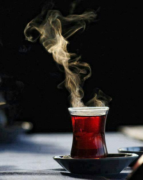 Sizce bu saatte çay mı içilir kahve mi?