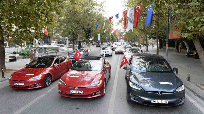 Elektrikli araçlar 30 Ağustosa özel Sessiz Konvoy düzenliyor! Elektrikli araç ister miydiniz?