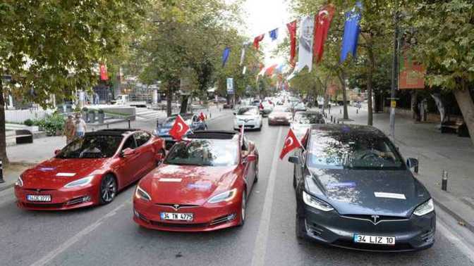 Elektrikli araçlar 30 Ağustos'a özel "Sessiz Konvoy" düzenliyor! Elektrikli araç ister miydiniz?