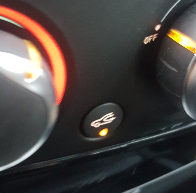 Arabadaki bu tuş ne işe yarıyor, bilen var mı?