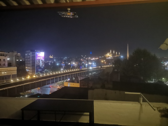Bana kaşar gönderirmisiniz. Tost yapicam sucuk, makine, ekmek, branch, ketçap, mayo, tereyağı var kaşar yok :(?