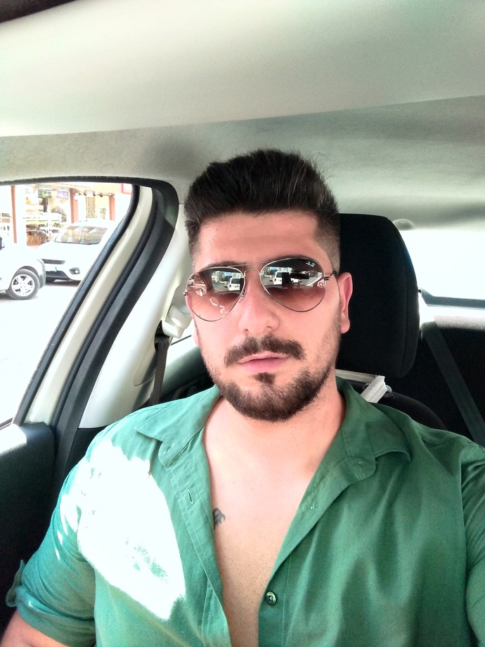 Sizce hangi gömlek iyi?
