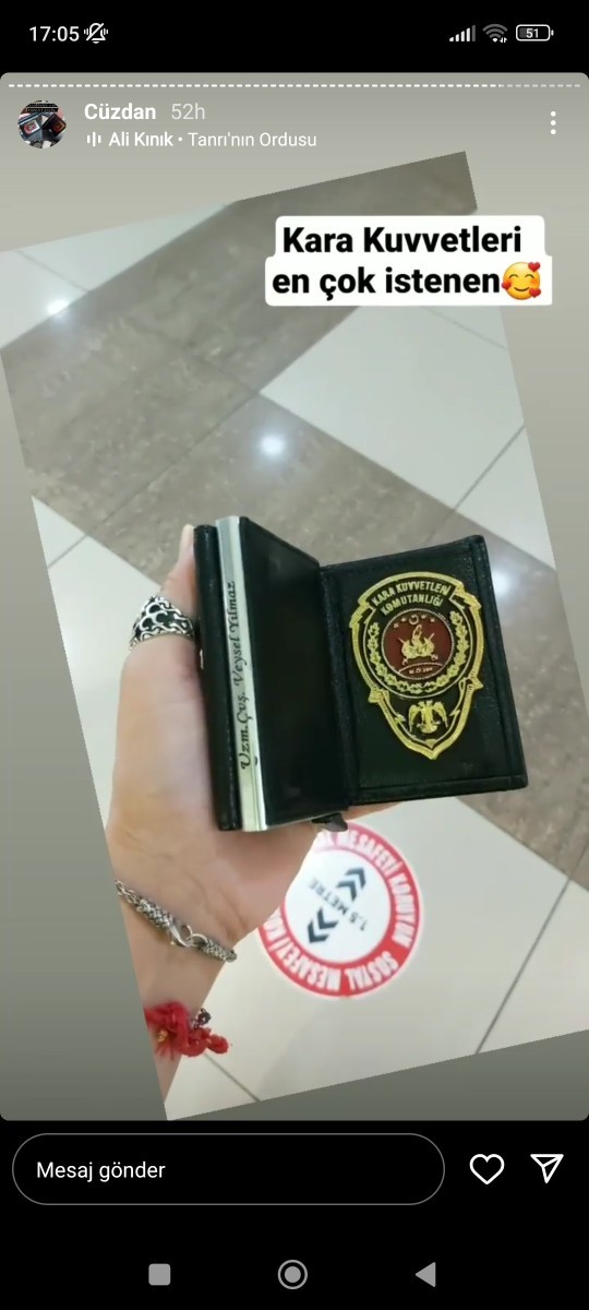 Hangi cüzdan daha karizmatik?