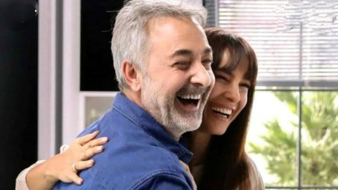 Mehmet Aslantuğ, Arzum Onan'a ikinci görüşmelerinde evlilik teklif etmiş. Böyle büyük aşklar kaldı mı?