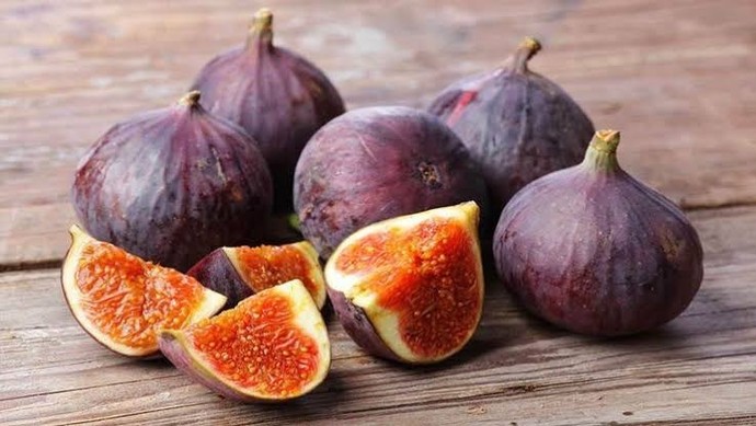 Yazın daha çok şeftali mi seversiniz yoksa incir mi?