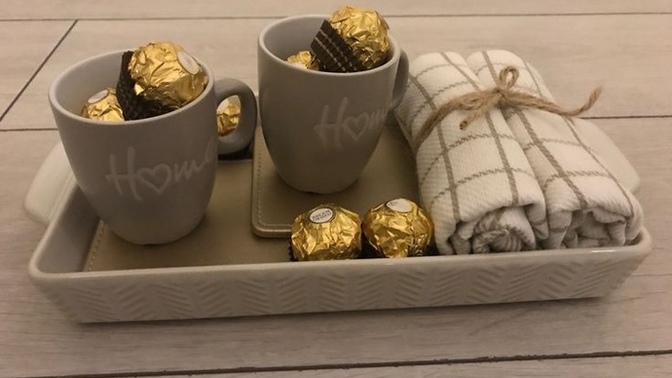 Evlenen arkadaşımın ilk defa evine gideceğim, hediye olarak ne alabilirim?