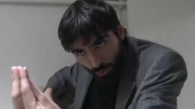 Sizce de laf anlamayana laf anlatmaya çalışmak ahmakça değil mi?