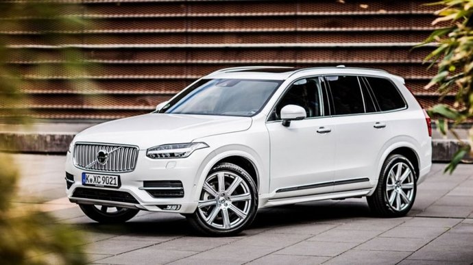 Range Rover Velar mı, Volvo XC 90 mı ?