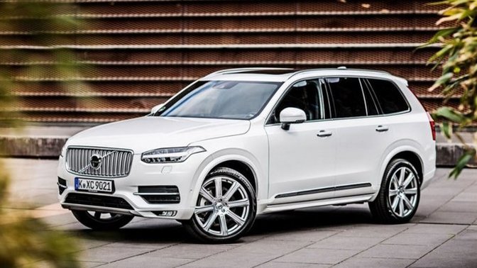 Range Rover Velar mı, Volvo XC 90 mı?