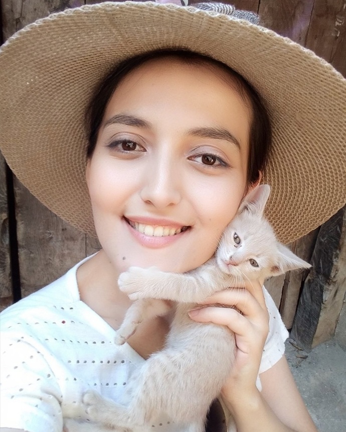 Sizce Pelin Akile benziyor muyum?