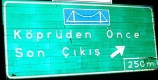 Nişanlım evlendiğimizde hem çalışmamı hem de ev işlerini yapmamı istiyor, haklı mı?
