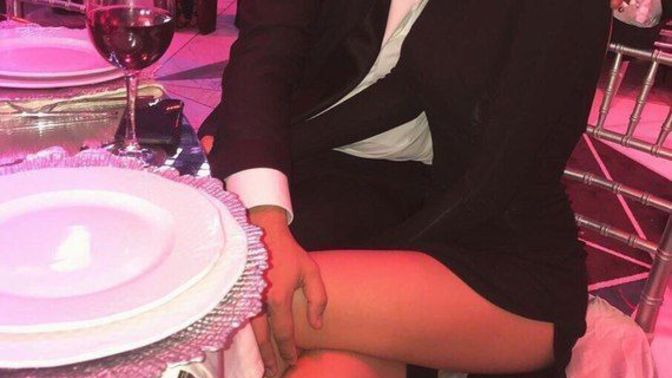 Arkadaşlarının yanında sevgilin ile rahat olur muydun?