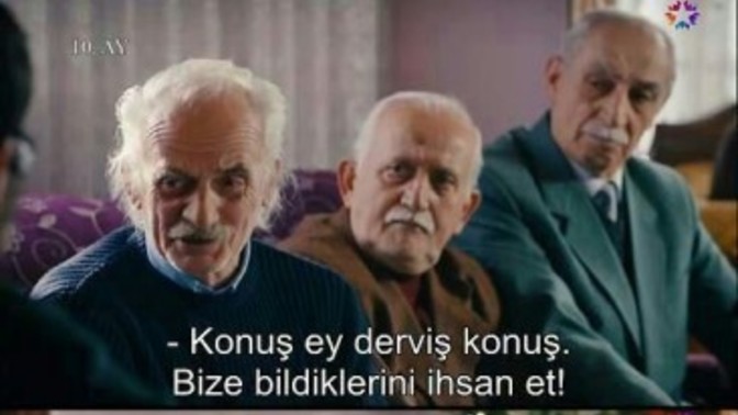 Gereksiz yere övülen insanları görünce ne düşünüyorsunuz?