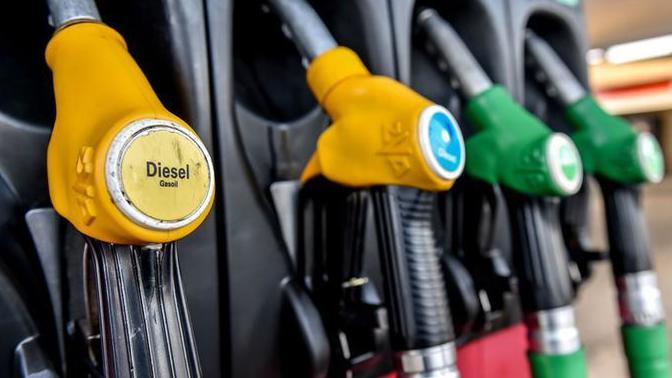 Motorine 1 lira 7 kuruş zam geldi, litresi 25 TL'yi aşıyor! Dizel araba kullananlar pişman mı?