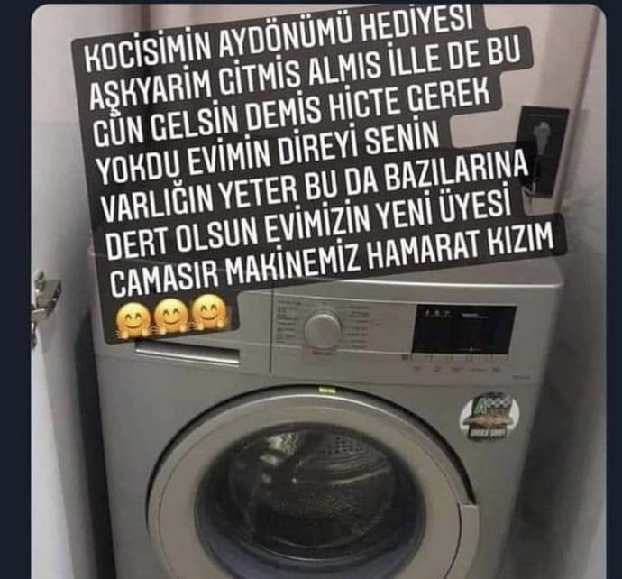 Aldığı her hediyeyi sosyal medyada paylaşanlar çok itici değil mi?