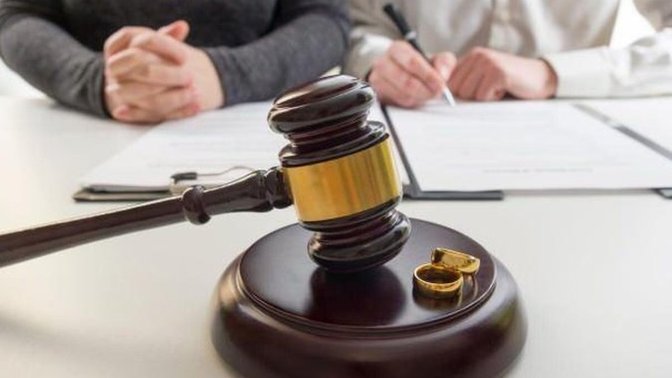 Bir günlük evlilik için ayda 1345 TL nafaka ödüyor! Sizce süresiz nafaka kaldırılmalı mı?