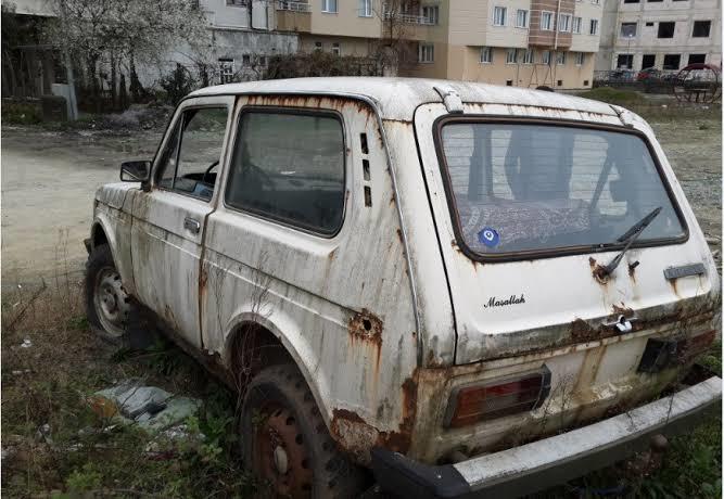 Sizce en lüks araba markası hangisi?