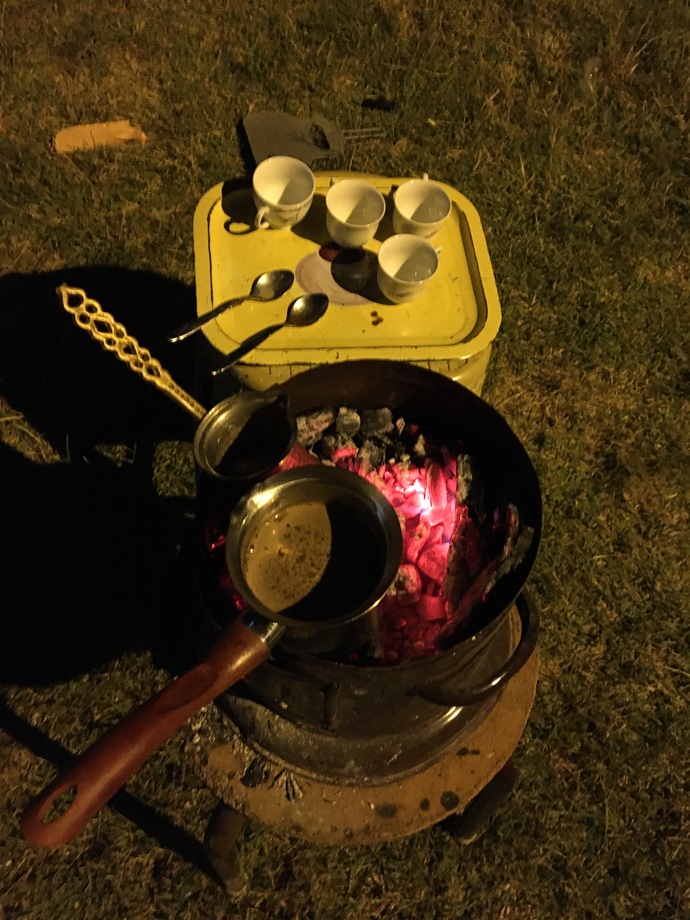 Köyümde közde kahve içiyorum hava serin ohh misss