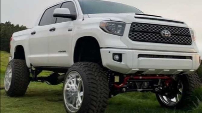 Bu 2 Toyota'dan hangisi?
