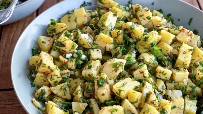 19 Ağustos Dünya Patates Günüydü. Patates salatasını sever misiniz?