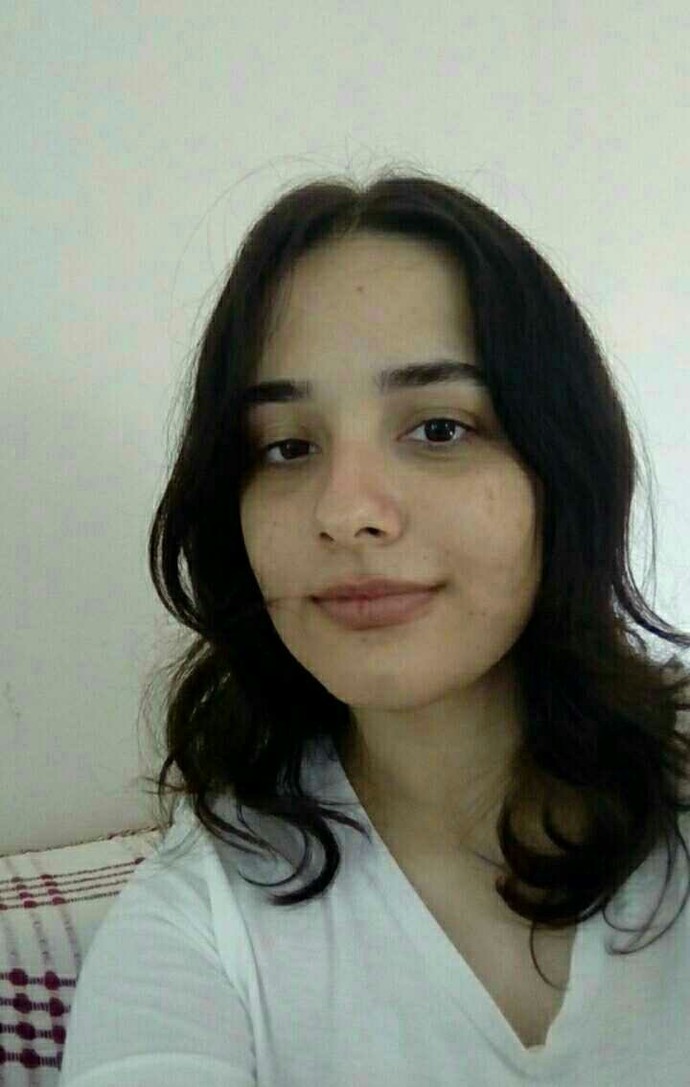 Facebooktan flört ettiğim kız bugün fotoğraf gönderdi bir gözü şaşı gibi sanırım?