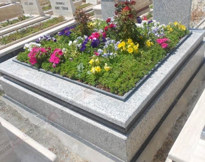 Yeni tanıştığınız flört, sizi ölen eşinin mezarına götürse?