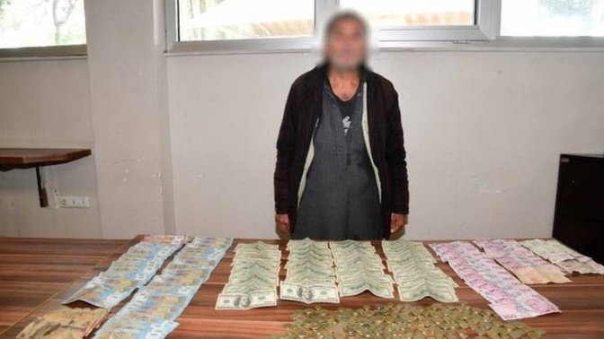 Suriyeli dilencinin üzerinden 5500 💲 ve 3800 ₺ para çıktı. Siz sokakta gördüğünüz dilencilere para yardımı ediyor musunuz?