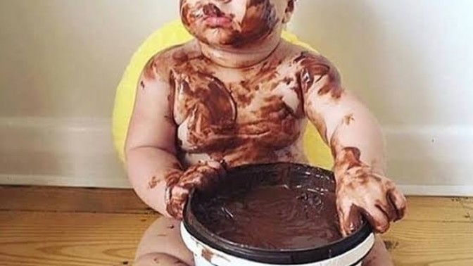 Nutella kovasına dalıp boğulmak istiyorummmm. Ölürsem sakın ambulans çağırmayın olur mu?