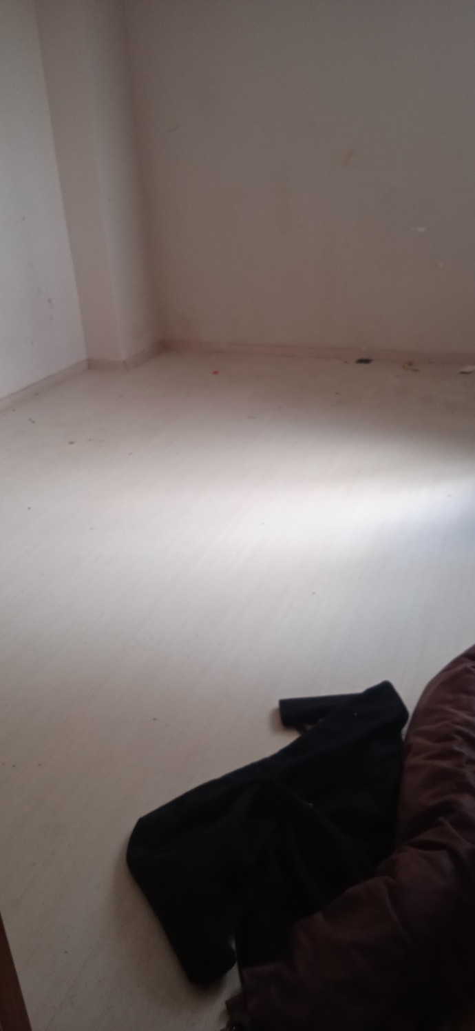 Şu an acıyı iliklerime kadar hissediyorum bir devrimi kapatkaya geldim karşılaştığım manzara?