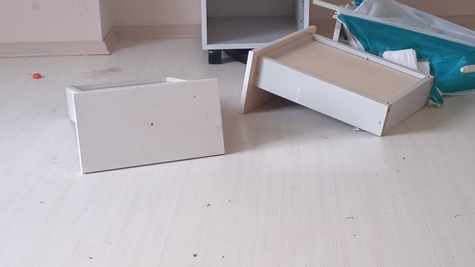 Şu an acıyı iliklerime kadar hissediyorum bir devrimi kapatkaya geldim karşılaştığım manzara?