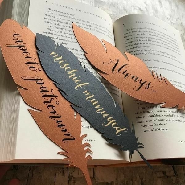 Kitap ayracı kullanan taraf mısınız yoksa sayfanın köşesini kıvıran taraf mı?