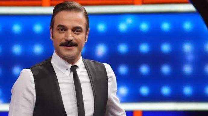Dünyaca ünlü insanlar sokaklarda nasıl dolaşabiliyor bunu bilen var mı ciddiyim?