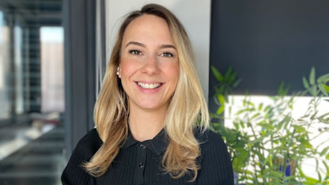 Ben Doula İlay Morgan; Emzirme Dönemi, Süt Sağımı, Göğüs Pompası ile İlgili Sorularınızı Cevapladım!