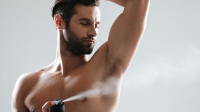 Erkek deodorantı sıksam belli olur mu, fark ederler mi?