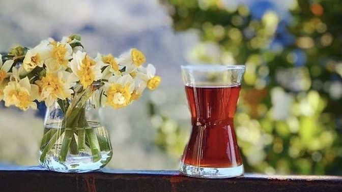 Bu sıcakta kahvaltıda çay içecek kadar tiryaki misin?